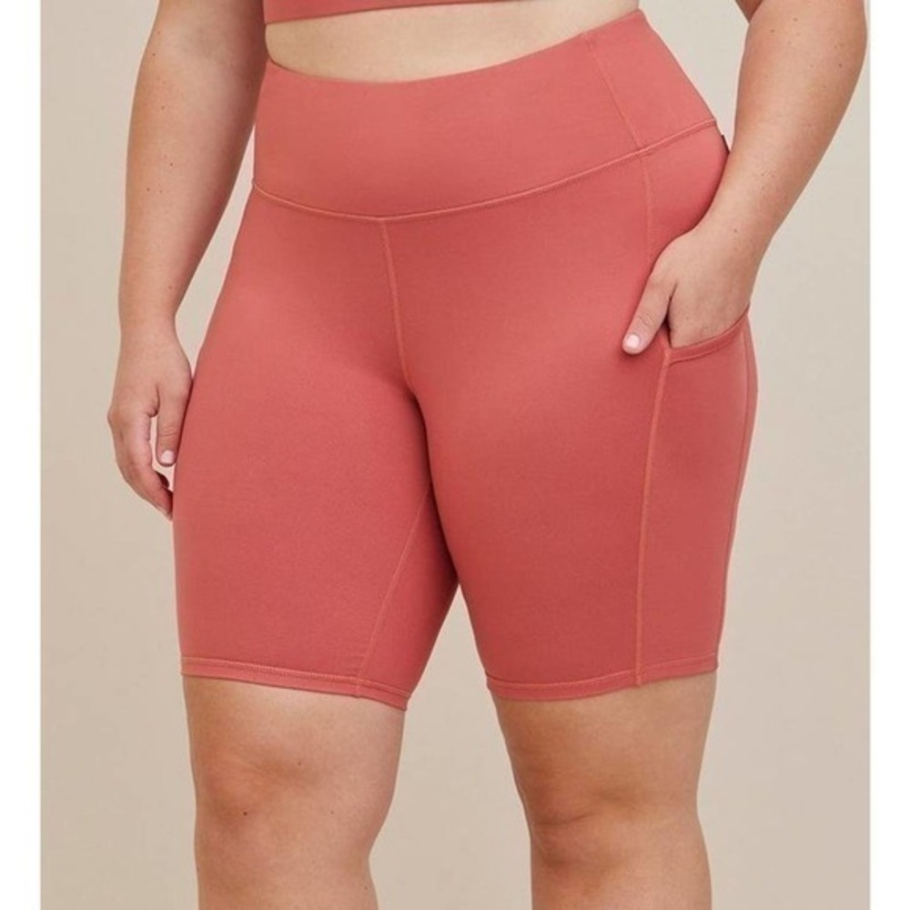 Torrid 5 (5X 28) Coral Happy Camper Super Soft Active 9" Bike Shorts w/Pockets